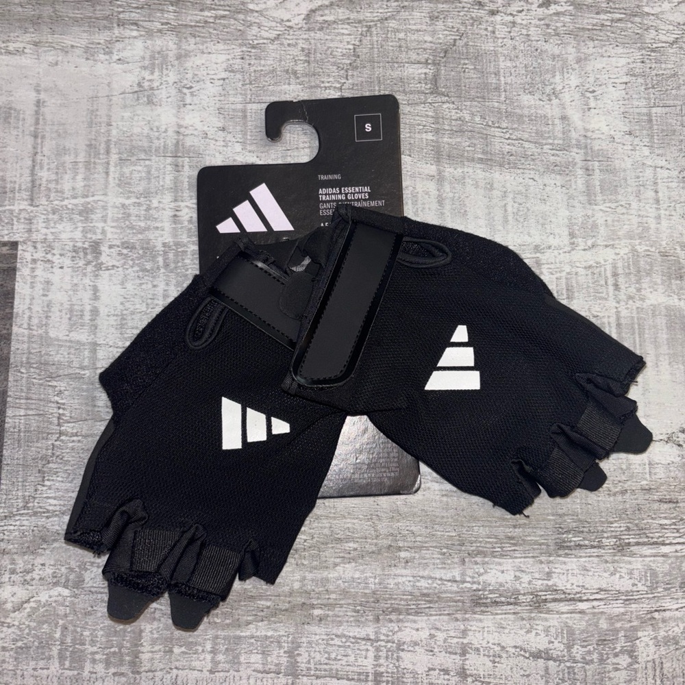 🌹NEW Adidas Essential Training Gloves